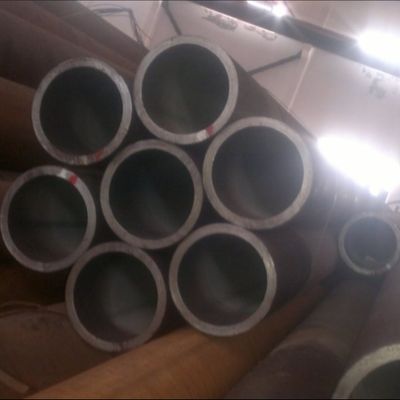 গুণ  42CrMo4 Colled Rolled Seamless Alloy Steel Honed Tube For Bearing Tube কারখানা